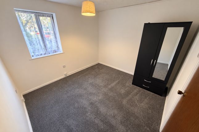 Petunia Court, Luton photo 4