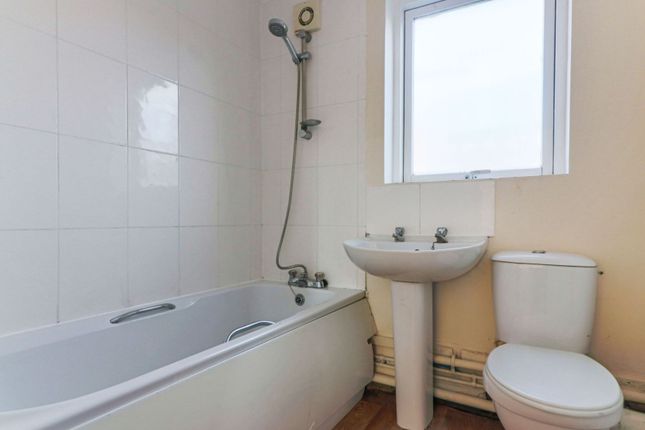 Flat for sale in Manor Court, Grimsby