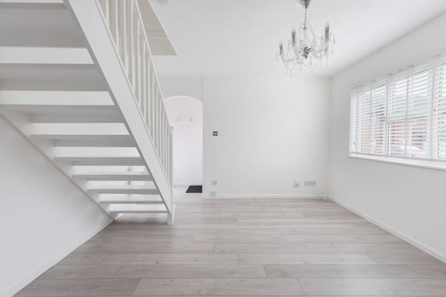 2,, Millais Close, Crawley photo 2