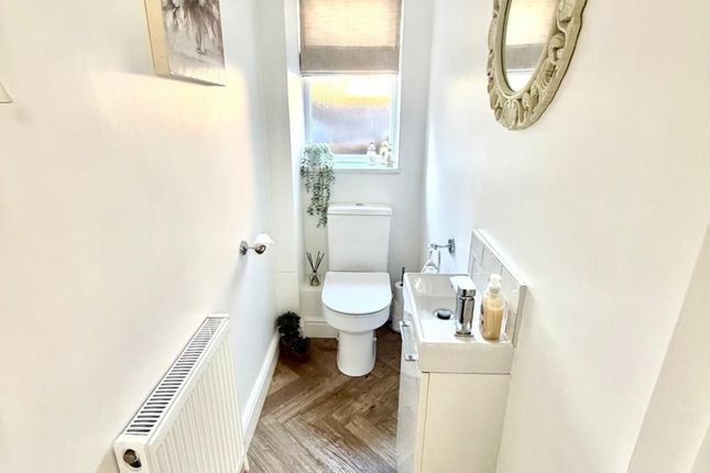 5, Oak Avenue, Egham photo 4