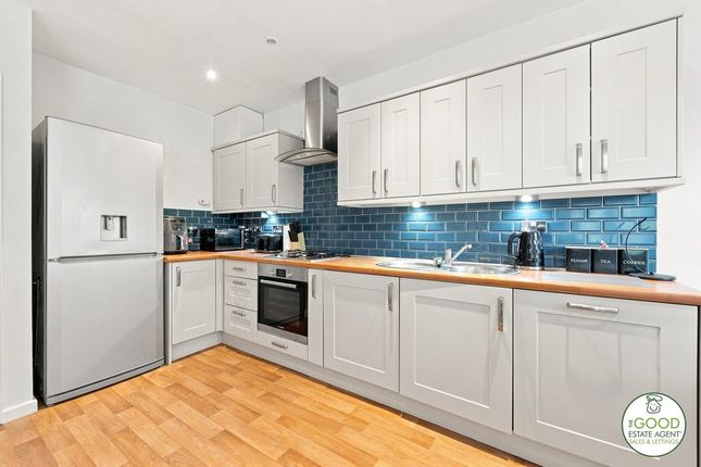 Apartment 16, Hampton Court Wilmslow Road Handforth, Wilmslow photo 4