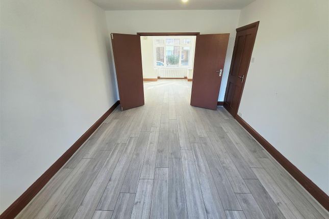 9, Cavendish Avenue, Harrow photo 3