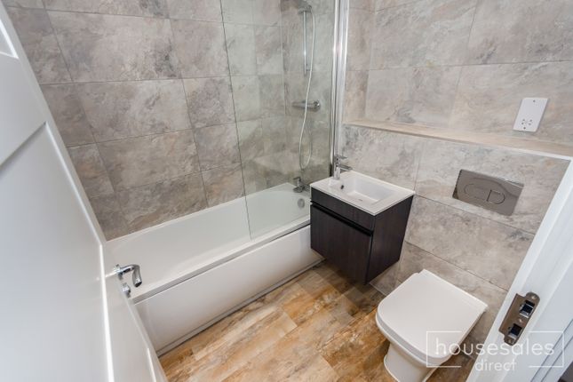 Apartment 215, Park Gate At Lyndon Place, Birmingham photo 4