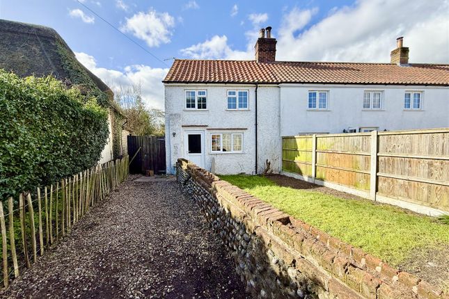 2-bed house on Thompsons Cottage, The Street, Great Yarmouth, £150,000