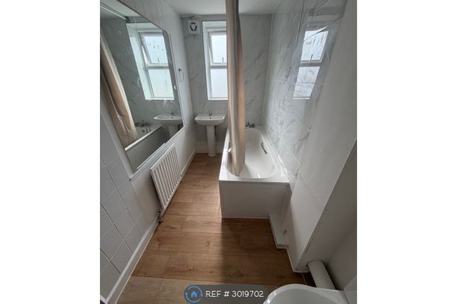 Flat D, Hibernia Road, Hounslow photo 5