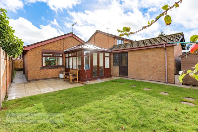 Astbury Close, Saddleworth photo 2
