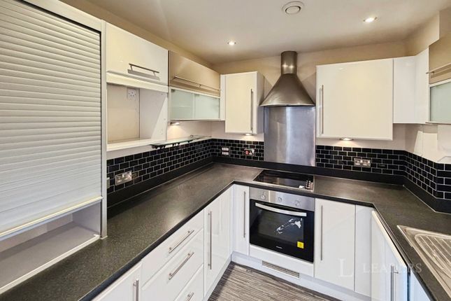 Flat 51, Oceana Boulevard, Briton Street, Hampshire photo 5