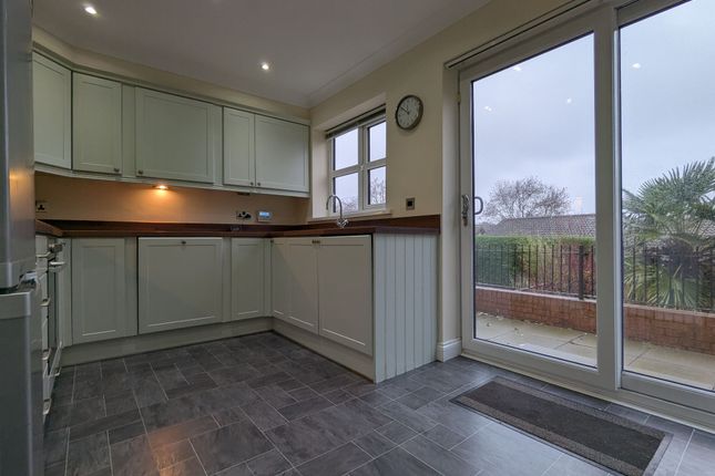 2 Ashton Rise, Chester Le Street photo 3