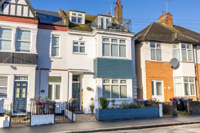 4-bed house on 5, Leigham Court Drive, Leigh-On-Sea, £625,000