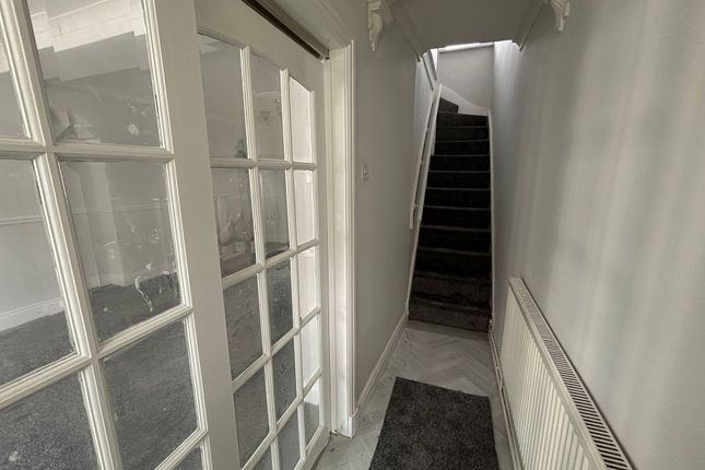 8 Gelli Crossing, Pentre photo 5