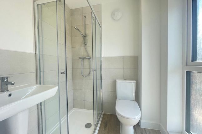 19, Quarry Drive, Leeds photo 5