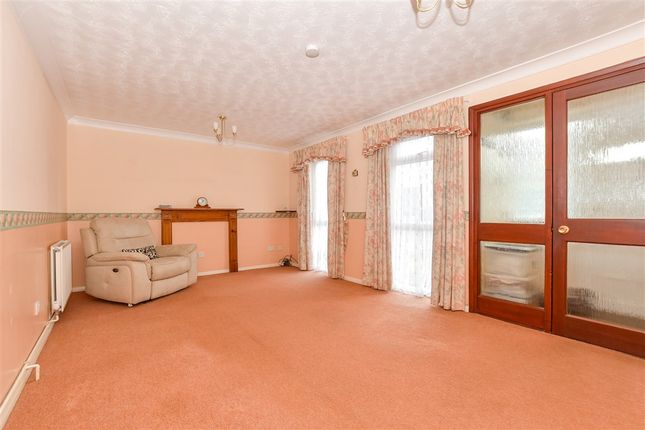 Sumner Close, Rolvenden photo 4