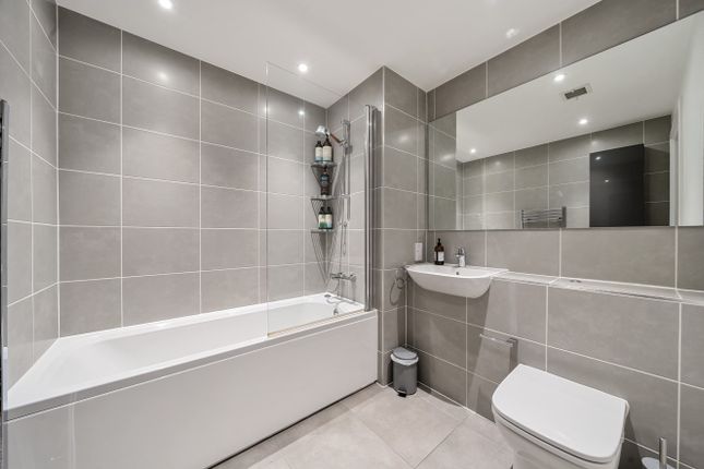 Flat for sale in Fable Apartments, 261c City Road, London