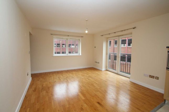 Flat to rent in Brookfield House, Selden Hill, Hemel Hempstead