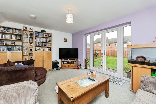 9, Albany Crescent, Pontefract photo 2