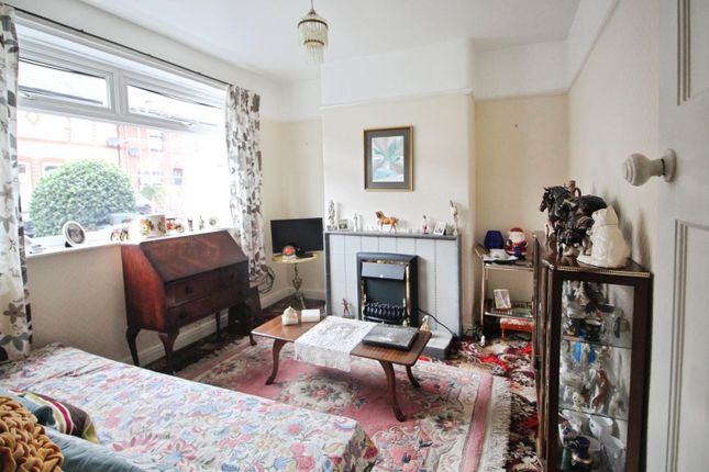 5, Queenhill Road, Manchester photo 3