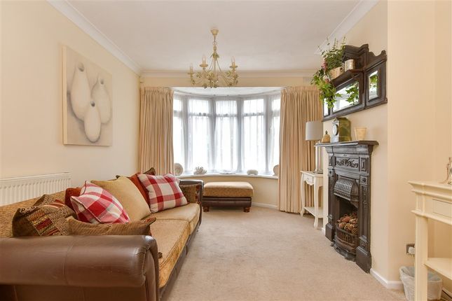 Allington Drive Strood, Rochester photo 2