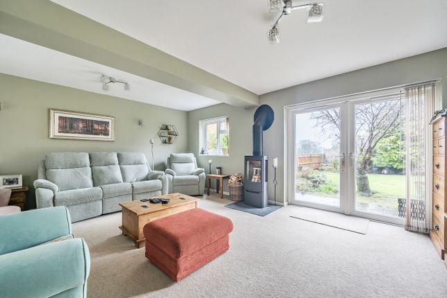 9, Chestnut Close, Hampshire photo 3