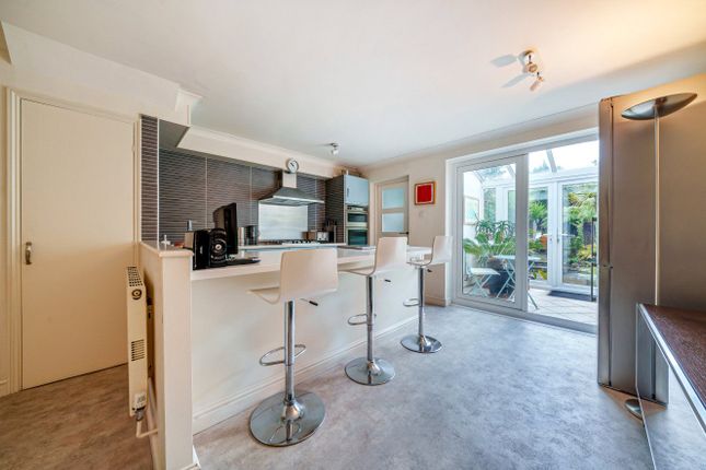 4 Marlborough Court,, Lyndhurst Road, St Leonards photo 3