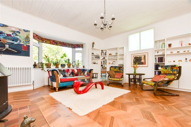 3-bed detached on Dovers Green Road, Reigate, £750,000