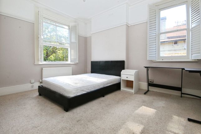 Flat 3A, Richardson House,, Coopers Hill Lane, Egham photo 2