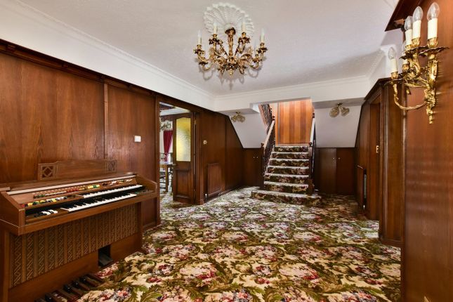 3, Warren Lodge, Iver Heath photo 2