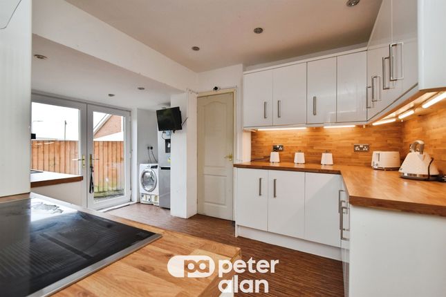35, Salisbury Close, Merthyr Tydfil photo 3