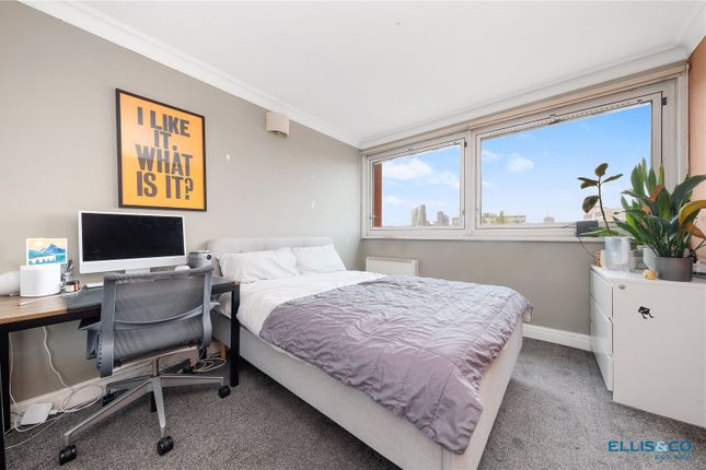 Flat for sale in Mansford Street, London