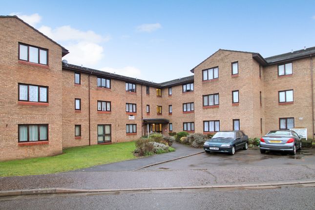 Studio for sale in Woodlea Court, Uxbridge, Middlesex