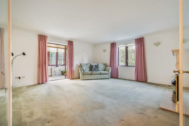 Flat for sale in Remenham Row, Wargrave Road, Henley-On-Thames, Berkshire