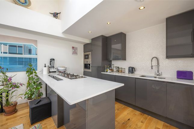 Flat for sale in Sutherland Avenue, Little Venice