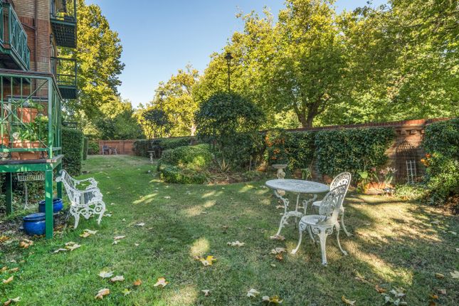 Flat 4, Lysander Mead,, Derek Road, Berkshire photo 4
