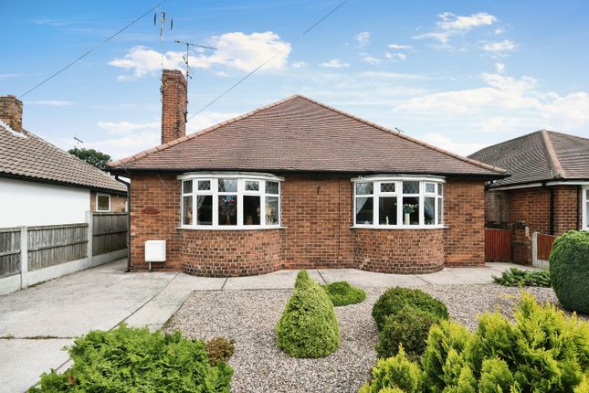 Thumbnail Bungalow for sale in Mansfield Road, Mansfield Woodhouse, Mansfield, Nottinghamshire