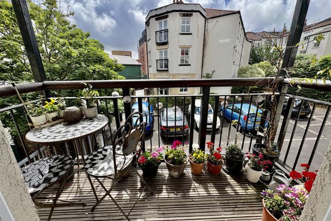 22 The Mews, Catherine Court, Picton Street, Bristol photo 3