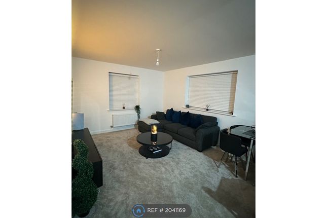 Room to rent in Cornfield Drive DA11 7Fj,