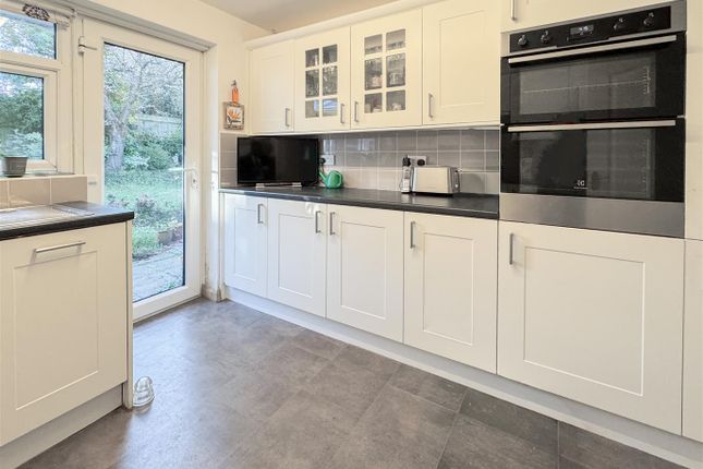 2, Deerswood Lane, Bexhill-On-Sea photo 3