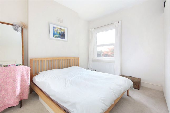 Flat to rent in Ryde Vale Road, Balham, London