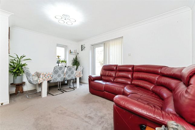18, St. Georges Way, Cambridgeshire photo 4