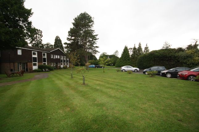 27, Larchmoor, Farnham Common photo 2