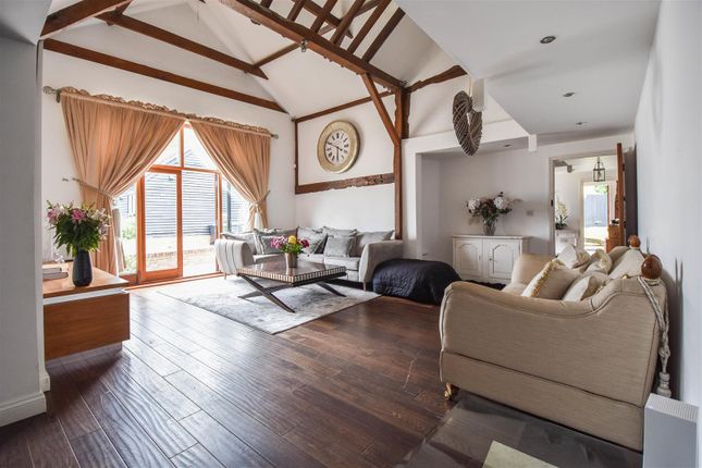 2, Spurriers Farm Barns, Ingatestone photo 2