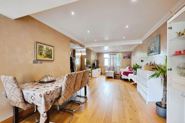 46, Upper Fairfield Road, Surrey photo 4