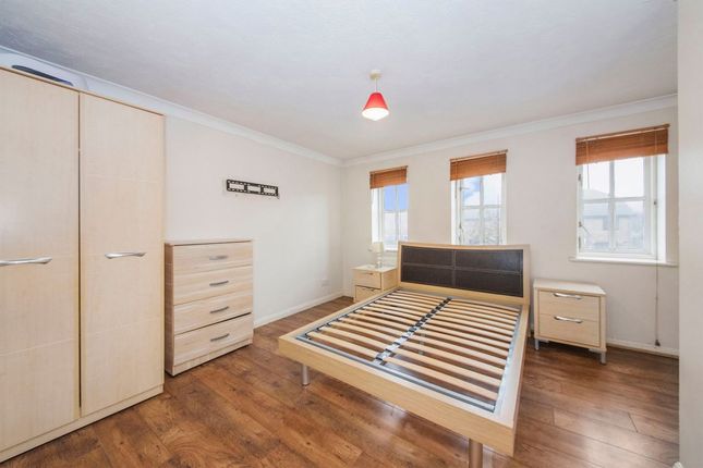 100, Hither Farm Road, London photo 4