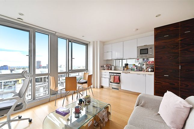 Studio flat on Flat 1802,, Ontario Tower, London, £1,900/mo