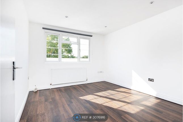 Clevedon Court Clive Road, London photo 2