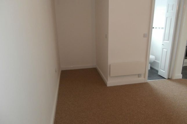 Studio to rent in Hurn Way, Longford, Coventry