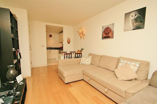 Flat for sale in Station Approach, Hayes