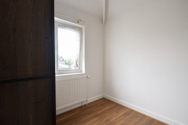 154, Vernon Road, Feltham photo 4