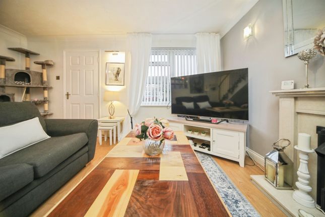 22, Lavenham Way, Stowmarket photo 4