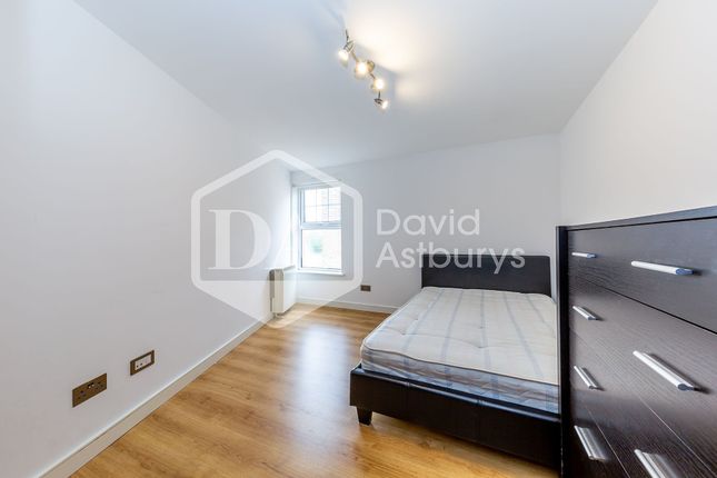 Flat to rent in Criterion Mews, Archway, London