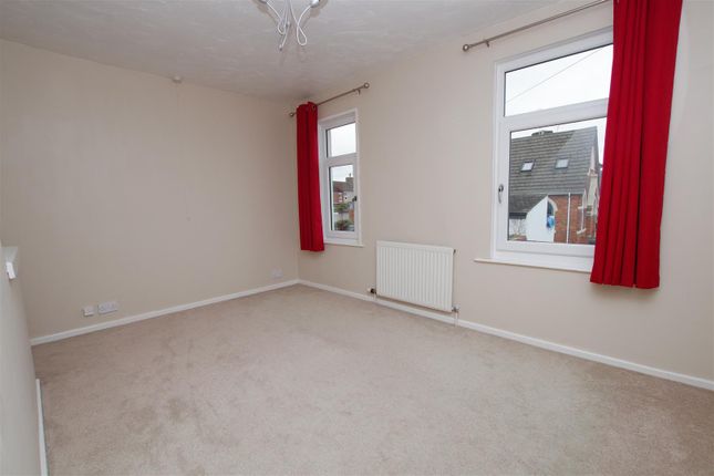 Terraced house to rent in Birch Street, Town Centre, Swindon